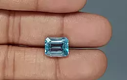 Natural Blue Topaz - 5.82 Carat Prime Quality BT-26023