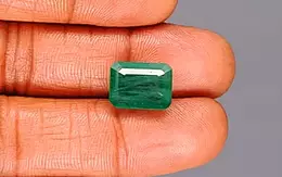 Zambian Emerald - 6.40 Carat Prime Quality EMD-9979